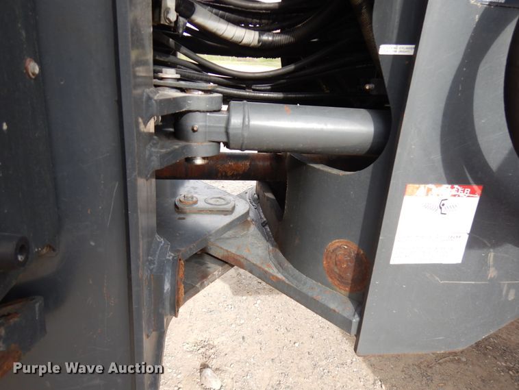 image for item KK9710 2014 Komatsu WA320-7  wheel loader