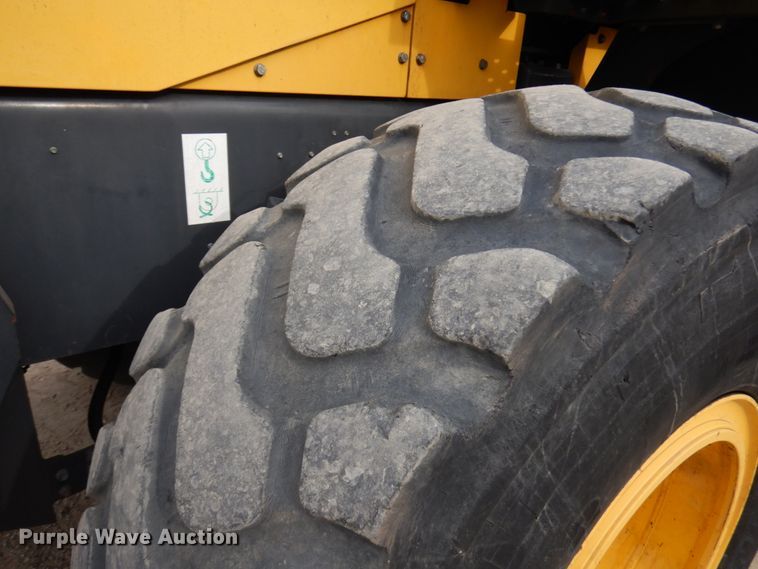 image for item KK9710 2014 Komatsu WA320-7  wheel loader