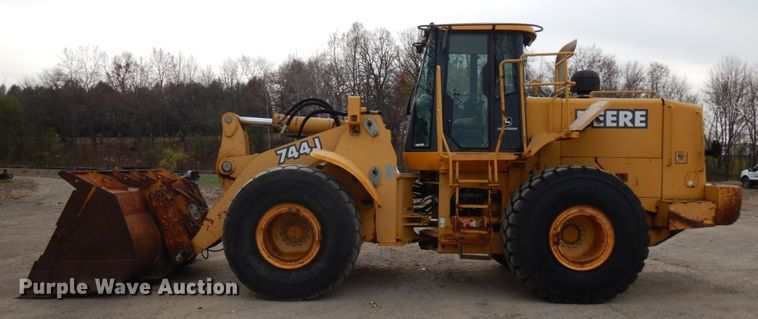 image for item KK9711 2003 John Deere 744J  wheel loader