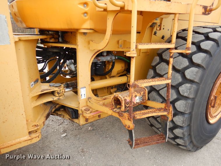 image for item KK9711 2003 John Deere 744J  wheel loader