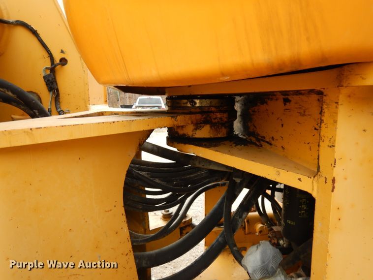 image for item KK9711 2003 John Deere 744J  wheel loader