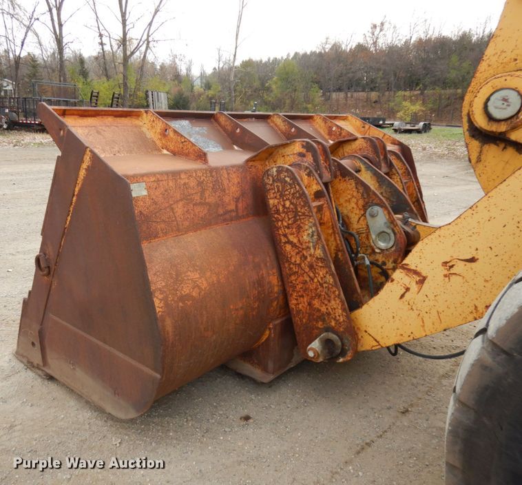 image for item KK9711 2003 John Deere 744J  wheel loader