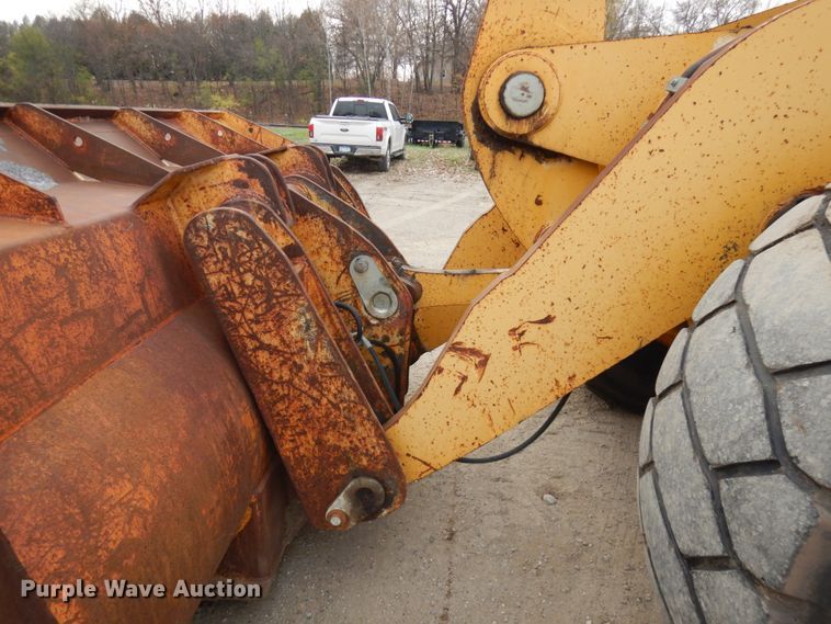 image for item KK9711 2003 John Deere 744J  wheel loader