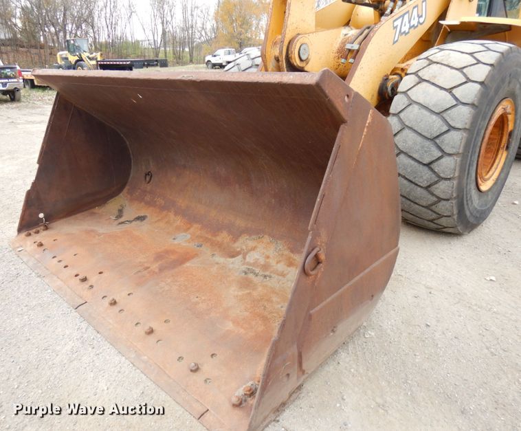 image for item KK9711 2003 John Deere 744J  wheel loader