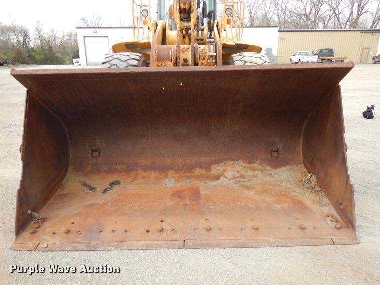 image for item KK9711 2003 John Deere 744J  wheel loader