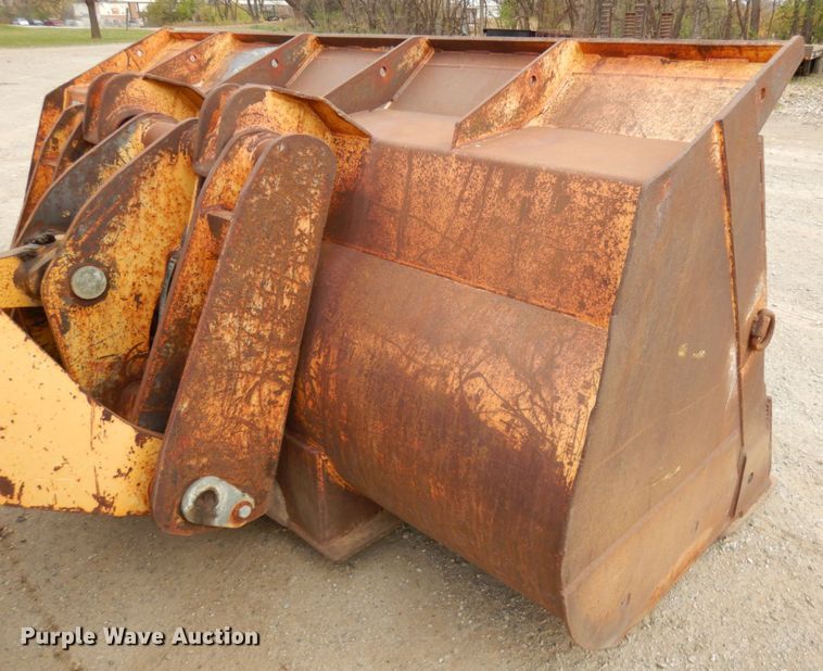 image for item KK9711 2003 John Deere 744J  wheel loader