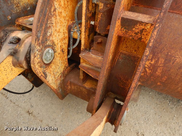 image for item KK9711 2003 John Deere 744J  wheel loader