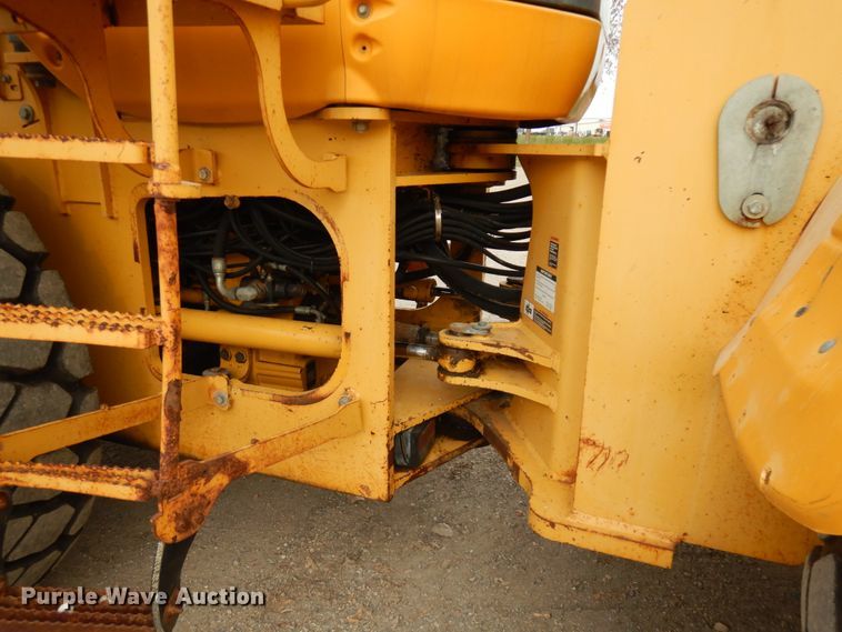 image for item KK9711 2003 John Deere 744J  wheel loader