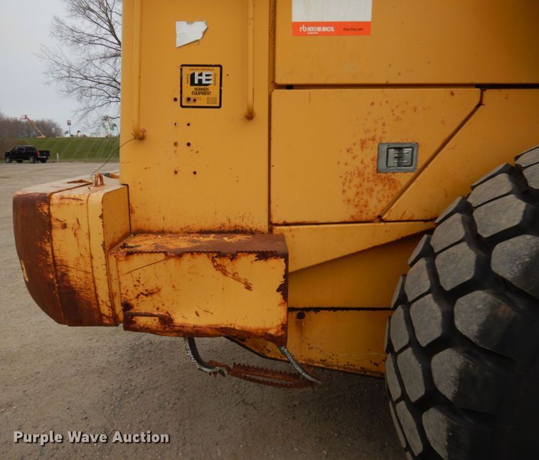 image for item KK9711 2003 John Deere 744J  wheel loader