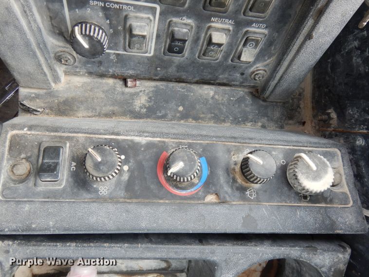 image for item KK9711 2003 John Deere 744J  wheel loader