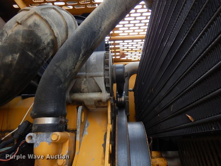 image for item KK9711 2003 John Deere 744J  wheel loader