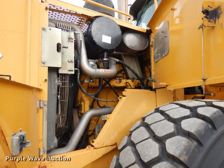 image for item KK9711 2003 John Deere 744J  wheel loader