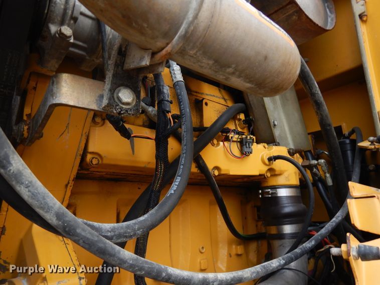 image for item KK9711 2003 John Deere 744J  wheel loader