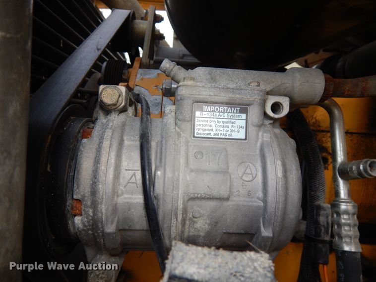 image for item KK9711 2003 John Deere 744J  wheel loader