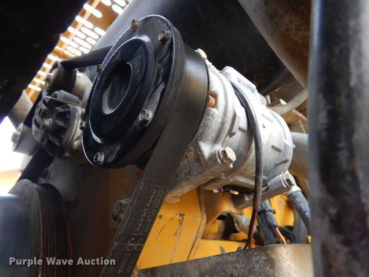 image for item KK9711 2003 John Deere 744J  wheel loader