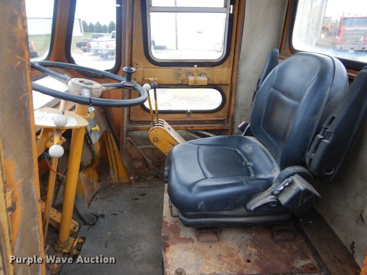 image for item KO9160 1975 Michigan Clark 55B-C  wheel loader