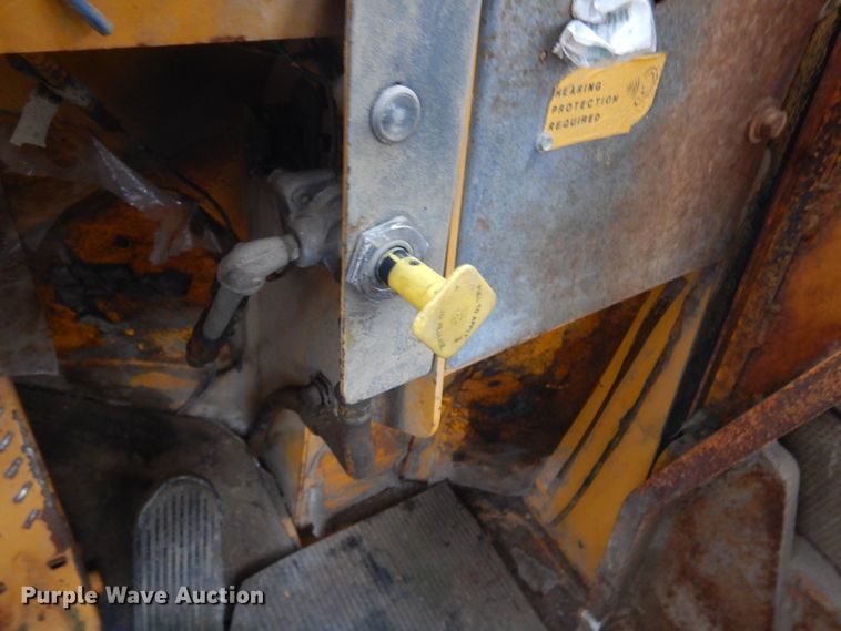 image for item KO9160 1975 Michigan Clark 55B-C  wheel loader