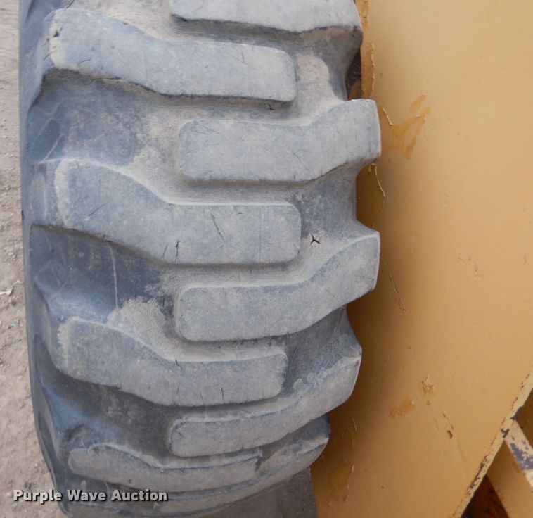 image for item KO9160 1975 Michigan Clark 55B-C  wheel loader