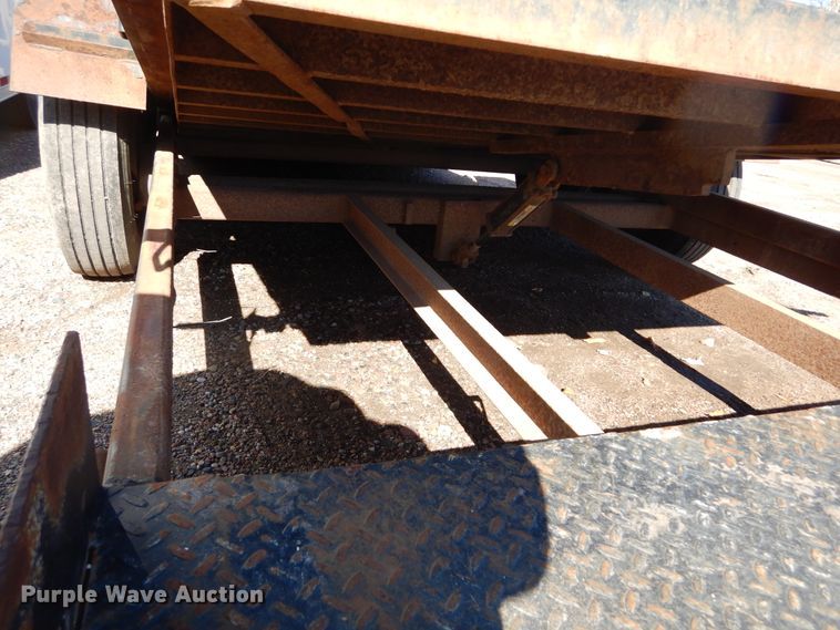 image for item KO9217 2010 M&S  tilt deck equipment trailer