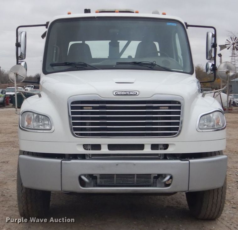 image for item KO9781 2014 Freightliner Business Class M2  hook lift truck