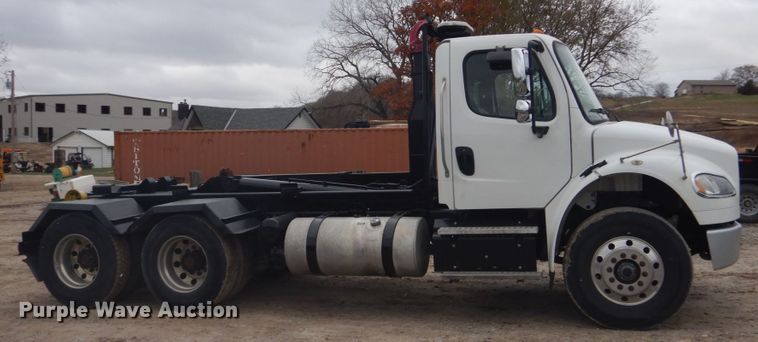 image for item KO9781 2014 Freightliner Business Class M2  hook lift truck