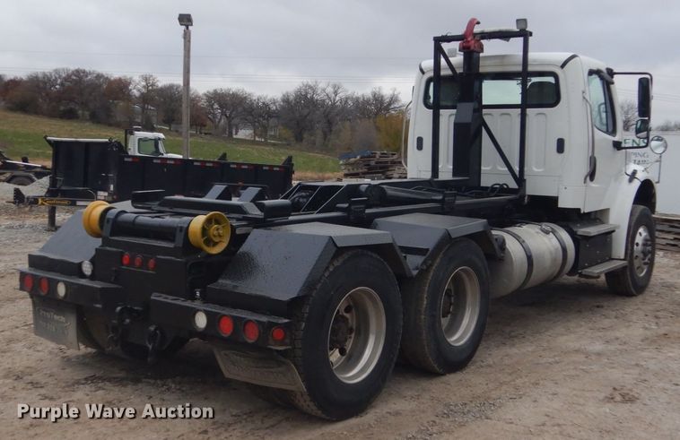 image for item KO9781 2014 Freightliner Business Class M2  hook lift truck