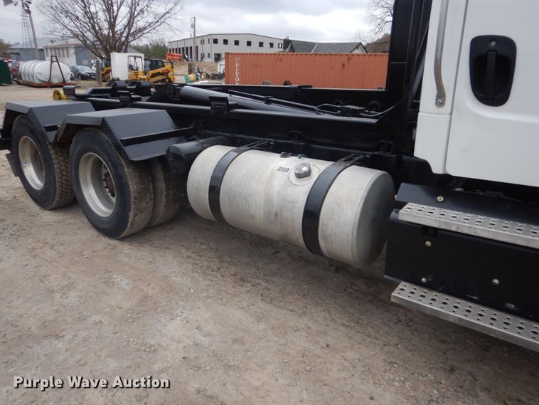 image for item KO9781 2014 Freightliner Business Class M2  hook lift truck