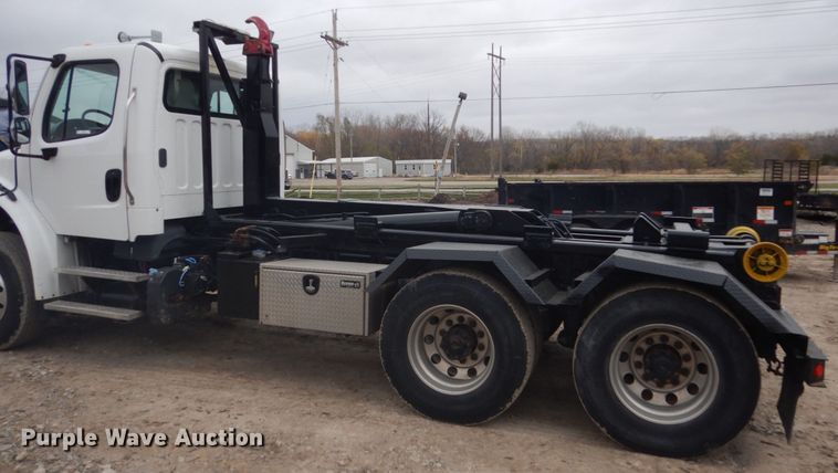 image for item KO9781 2014 Freightliner Business Class M2  hook lift truck