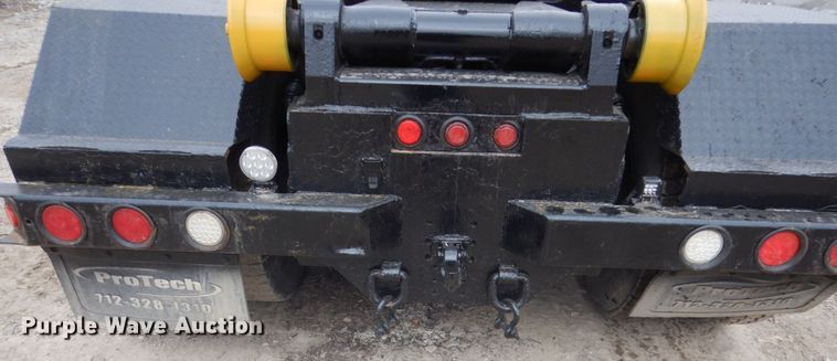 image for item KO9781 2014 Freightliner Business Class M2  hook lift truck