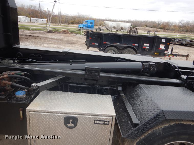 image for item KO9781 2014 Freightliner Business Class M2  hook lift truck