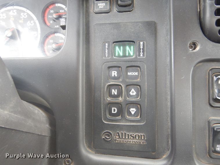 image for item KO9781 2014 Freightliner Business Class M2  hook lift truck