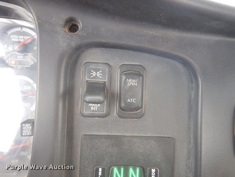 image for item KO9781 2014 Freightliner Business Class M2  hook lift truck