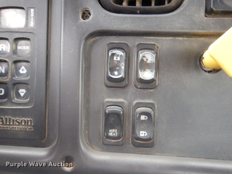 image for item KO9781 2014 Freightliner Business Class M2  hook lift truck