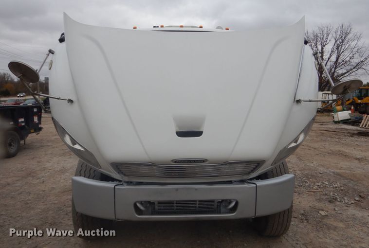 image for item KO9781 2014 Freightliner Business Class M2  hook lift truck