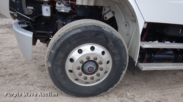 image for item KO9781 2014 Freightliner Business Class M2  hook lift truck