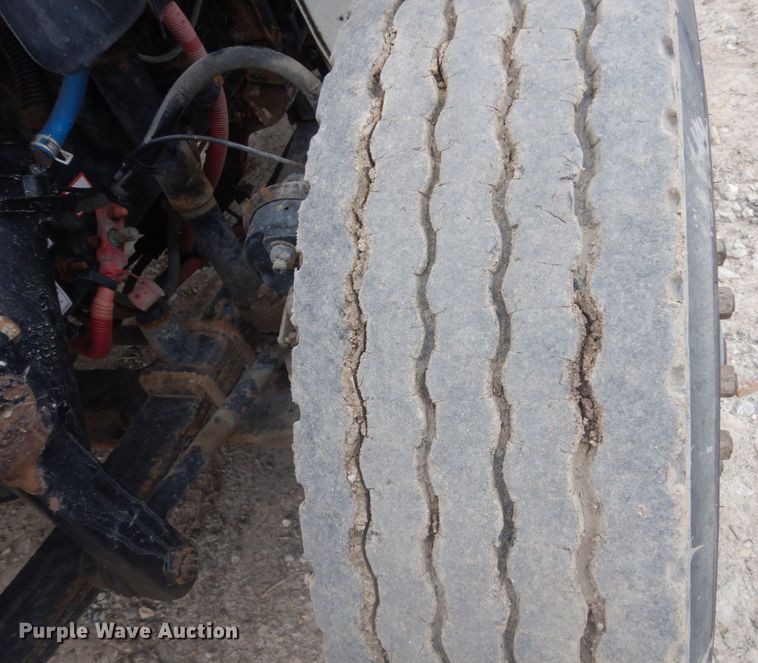 image for item KO9781 2014 Freightliner Business Class M2  hook lift truck