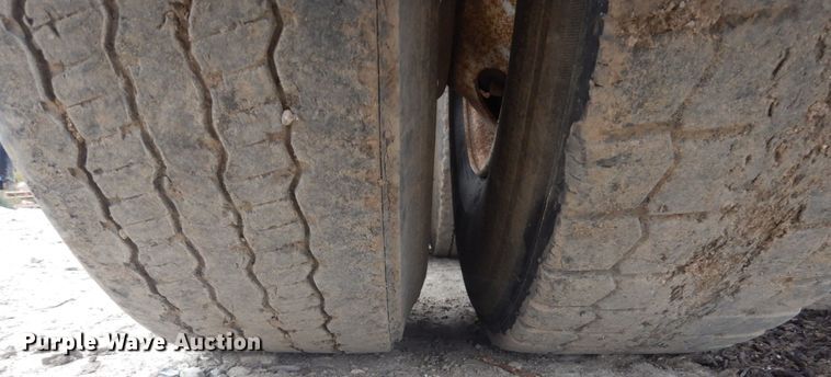 image for item KO9781 2014 Freightliner Business Class M2  hook lift truck