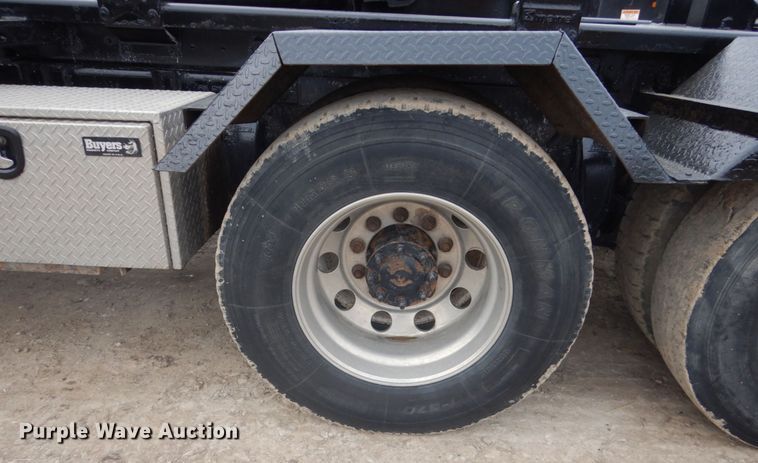 image for item KO9781 2014 Freightliner Business Class M2  hook lift truck