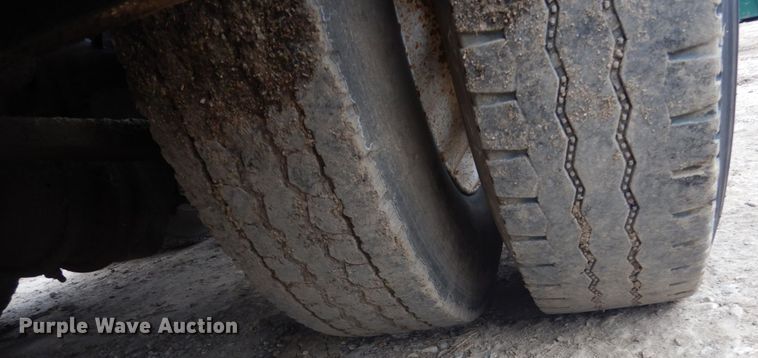 image for item KO9781 2014 Freightliner Business Class M2  hook lift truck