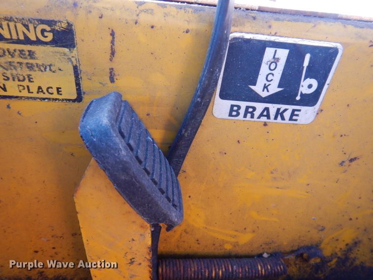 image for item KY9560 Mustang 320  skid steer loader