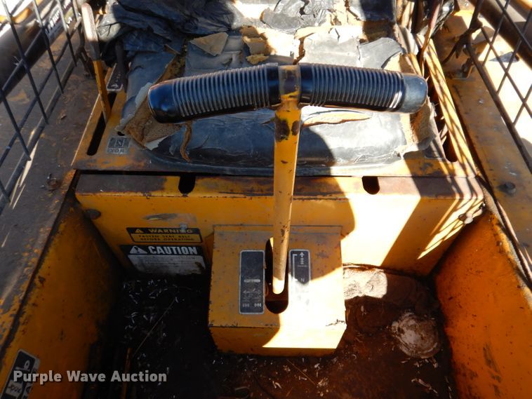 image for item KY9560 Mustang 320  skid steer loader