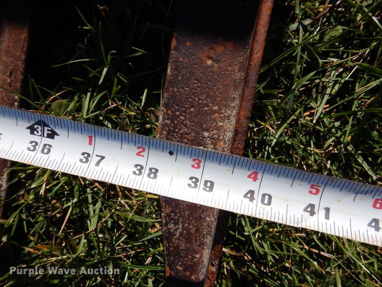 image for item KY9560 Mustang 320  skid steer loader