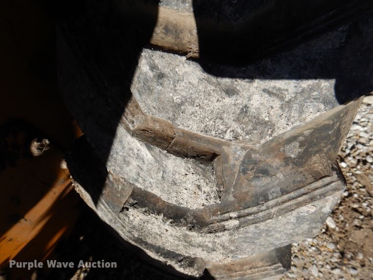 image for item KY9560 Mustang 320  skid steer loader