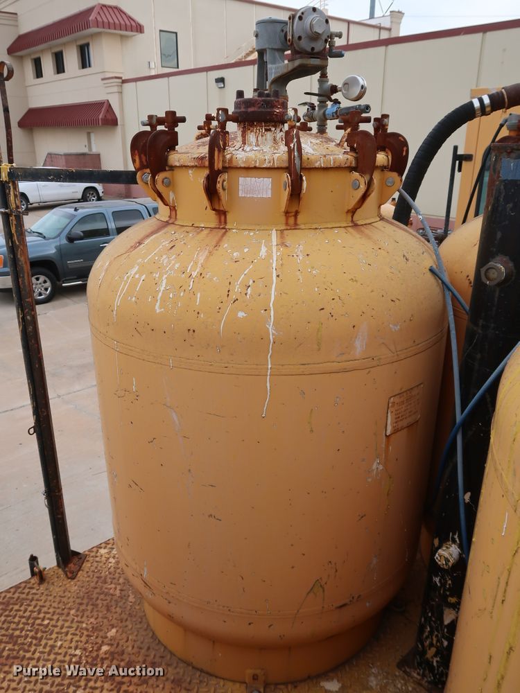 image for item KY9754 1992 Mack MR688P  paint striper truck