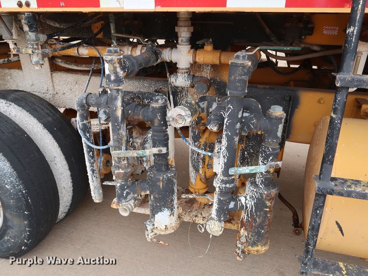 image for item KY9754 1992 Mack MR688P  paint striper truck