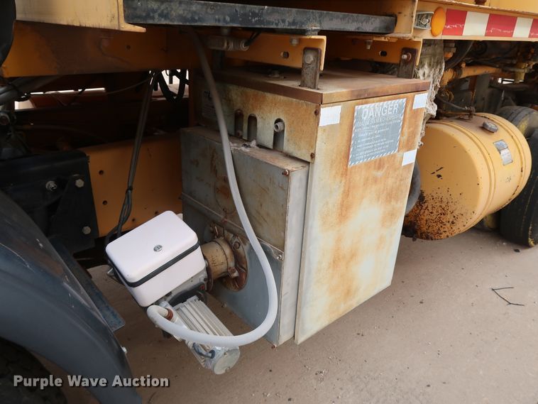 image for item KY9754 1992 Mack MR688P  paint striper truck