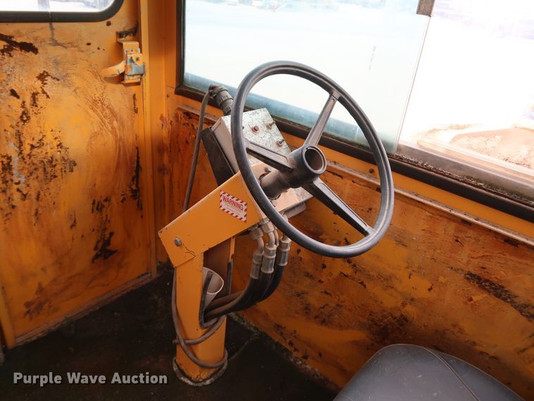 image for item KY9754 1992 Mack MR688P  paint striper truck