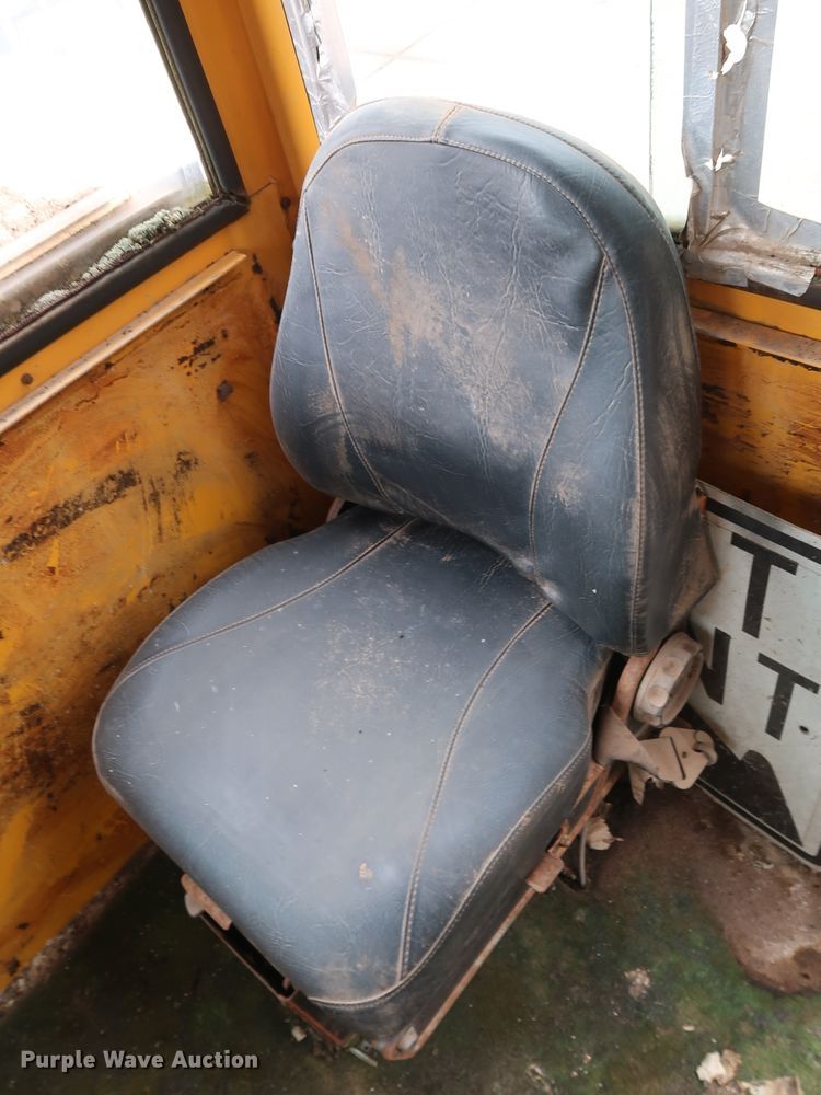 image for item KY9754 1992 Mack MR688P  paint striper truck