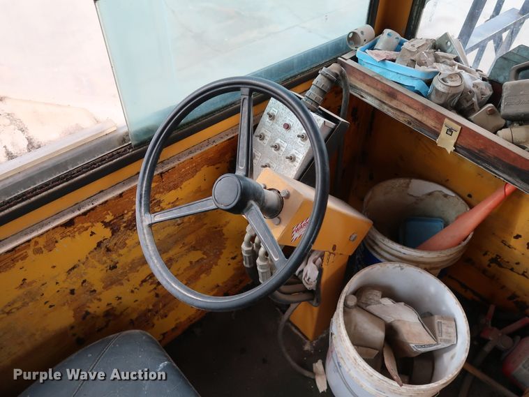 image for item KY9754 1992 Mack MR688P  paint striper truck