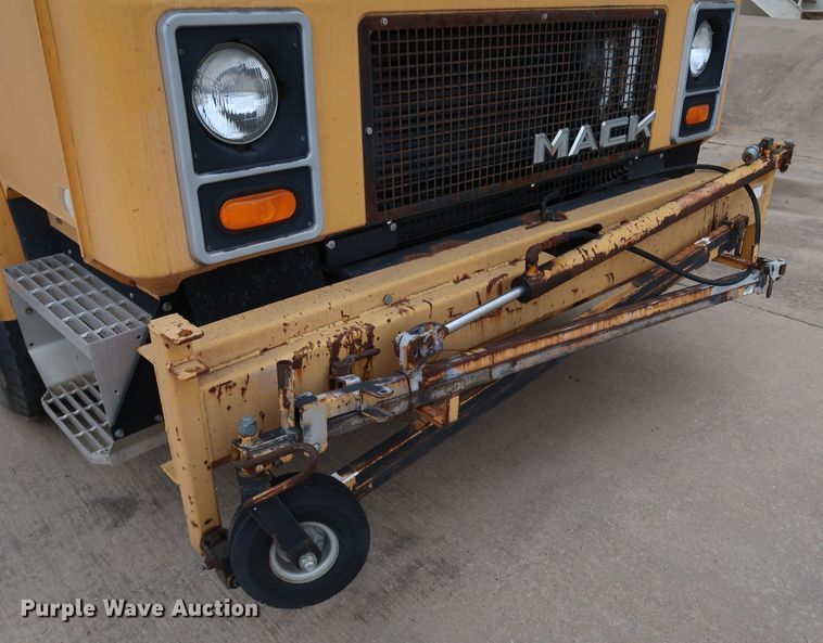 image for item KY9754 1992 Mack MR688P  paint striper truck
